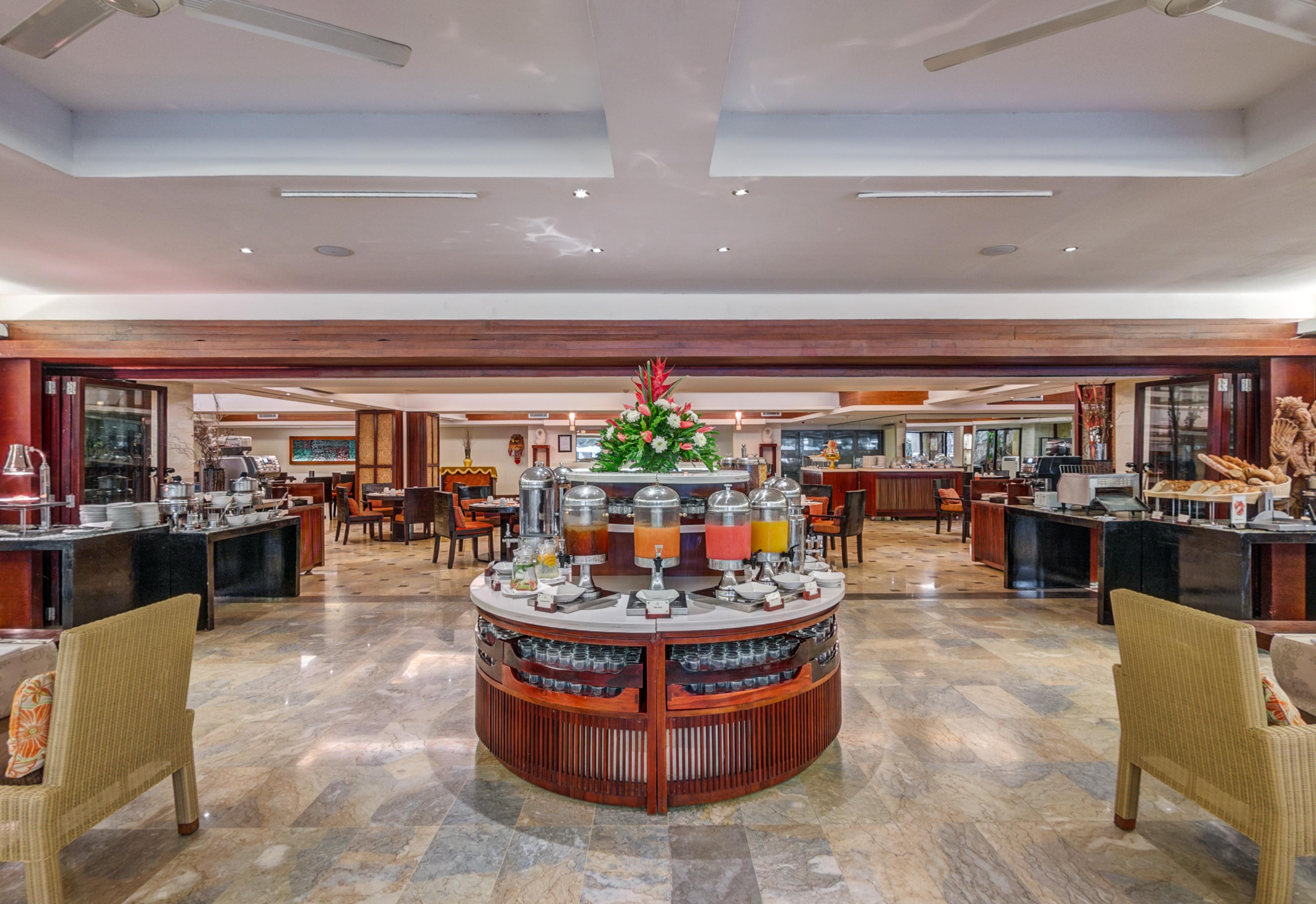 Discovery Kartika Plaza Hotel Kuta Lombok Εξωτερικό φωτογραφία The restaurant at the hotel
