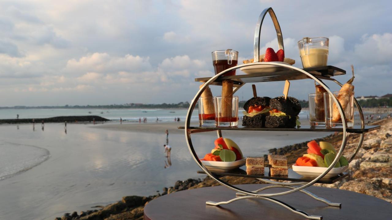 Discovery Kartika Plaza Hotel Kuta Lombok Εξωτερικό φωτογραφία Afternoon tea at the beach
